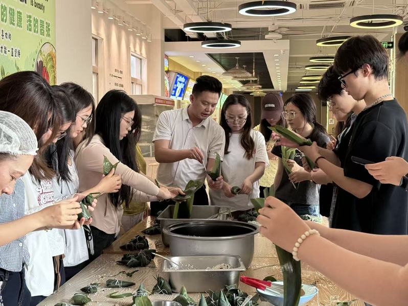 粽香暖校园，浓情过端午——艺术...